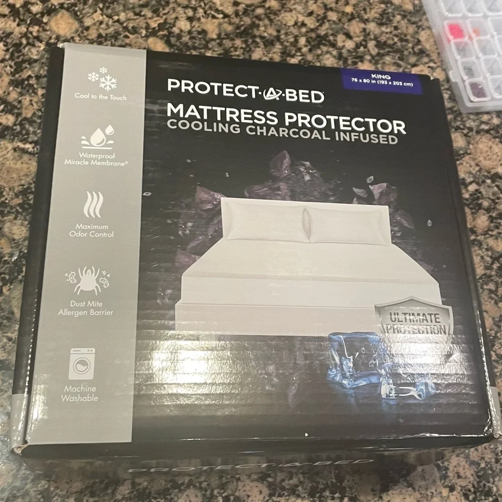 NWT protect a bed mattress protector cooling charcoal infused king